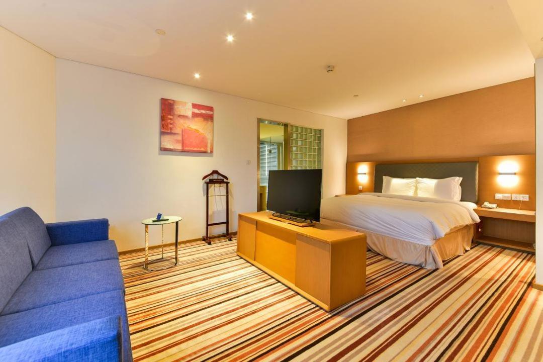 Holiday Inn Express Shanghai Jiading Industry Park By Ihg Екстер'єр фото